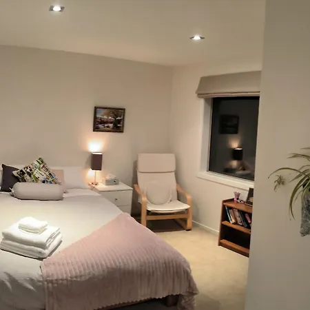 Birdsong Hideaway Two-Bedroom Suite In Browns Bay